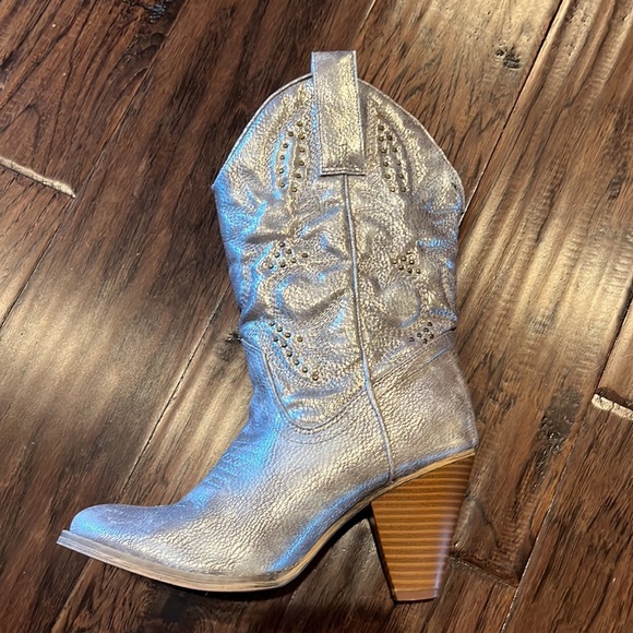 Very Volatile shimmery cowboy boots-7 - Picture 3 of 4